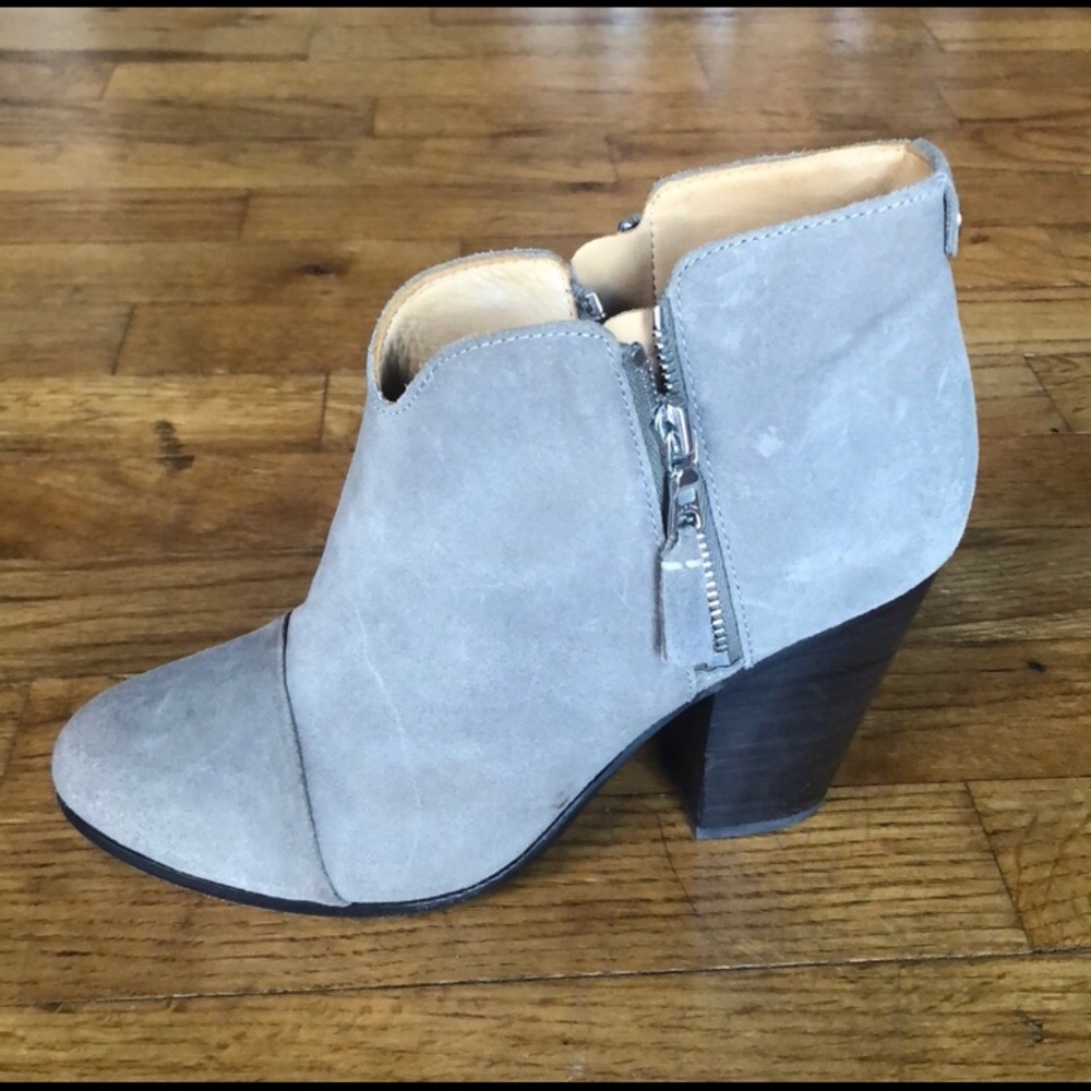 Margot grey suede boots!